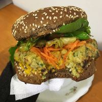 Burguer de Grão de Bico Vegano at Cozinha 14 in Camaqua
