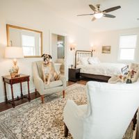 The Sunny room at Sundogs Bed and Breakfast in Shepherdstown
