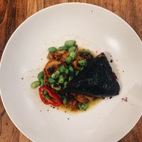 Samosa’s van rode kool met nasi, edamame bonen & ‘boter’saus  at Lento in Hasselt