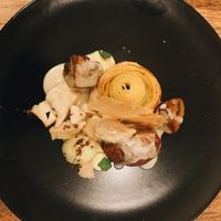 Ragout van paddenstoelen met ‘kip’ en mille-feuille van aardappel, ‘gehakt’bal en hollandaisesaus  at Lento in Hasselt