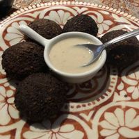 Falafel com tahine at Pasárgada in Salvador