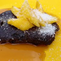 Pancakes with mango and maple syrup at Appeltje Eitje - Centre in The Hague