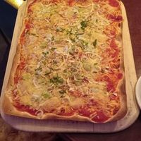 veganisierter flammkuchen käse lauch 11€ at Kollektiv Cafe Klatsch - temporarily closed in Wiesbaden