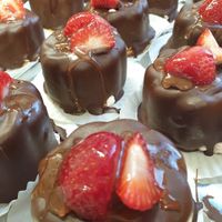 Erdbeerwölkchen at Bäckerei Weiß in Gehrden