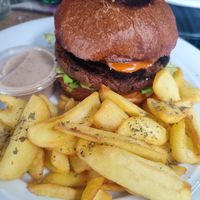 Beans, mushrooms (mushrooms/oysters/boletus), buckwheat, red pepper, garlic, walnut, sunflower seeds, soy sauce, "forest" spices, onion. With regular fries and garlic mayo on the s at Barcode Mitra in Zagreb