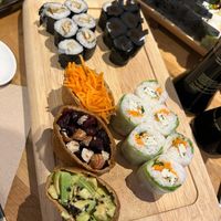 Mix vegan 3 pieces / carotte tofu épinard coriandre / tofu tomate basilique   at Sushi Kawaii in Montpellier