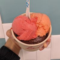 3 scoops : raspberry/hibiscus - blood orange - chocolate / orange / hazelnut at La La Ijs in Amsterdam