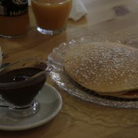 Chocolate sauce + pancakes (vegan) at Socola in Murcia