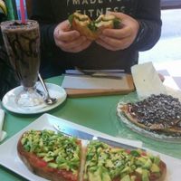 Vegan beagle of red pesto and spinach, oreo shake, oreo pancakes and avocado toast. at Socola in Murcia