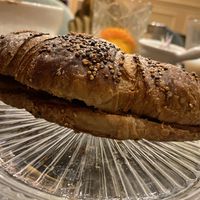 Croissant con Nutella casera (homemade spread) at Bombon in Madrid