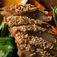 vegan duck with peanut sauce at Mom's Creation - Friedrichshain in Berlin