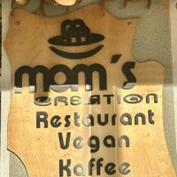 Mom's Creation logo .  at Mom's Creation - Friedrichshain in Berlin