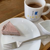 Coconut strawberry cake and soy milk cocoa at AaH bit in Kamakura