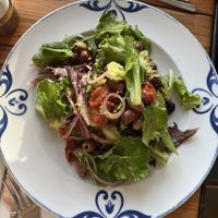 green salad with avocado and tomatoes   at Arte Bianca in Aljezur
