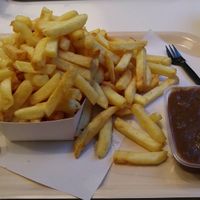 French fries (large) and stof saus at Frituur Tartaar in Ghent
