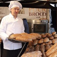 Puur brood kraam at Assen Farmer's Market in Assen