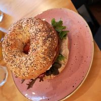 Vegan bagel burger at LEO Pancakes in Leuven