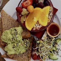 vegan breakfast at Trachtenvogl in Munich