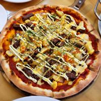 Steak Hawaiian Pizza at Nammi Plant Lab in Seoul