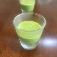 Green smoothie shot at One Drop Cafe in Yokosuka
