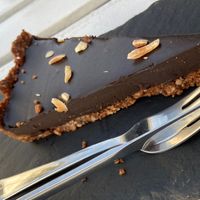 Tarte de chocolate 💯‼️  at Leaves Cafe in Cotovia