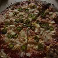 I ordered violife with pineapple and jalapeños   at Pizza by the Sea in Santa Rosa Beach