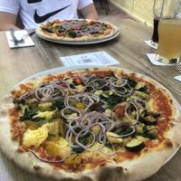 Vegane Gemüsepizza at Carl-Zone in Strobl