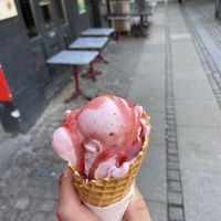 Vegan Strawberry with Jam 🌱  at Paradis - Vesterbro in Copenhagen