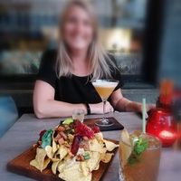 Nachos met cocktails 🥳 at Bar d'Henri in Antwerpen