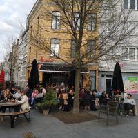 Outside at Bar d'Henri in Antwerpen