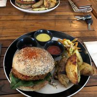 De burger at Bar d'Henri in Antwerpen