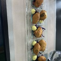 Frittelle ceci e broccoli con maio e cavolo viola  at Alice e Viola in Collegno