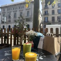 Tumeric oat latte and green smoothie   at LuLu in Barcelona