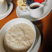 Porridge with oat milk at Green Onion Cafe in Limerick