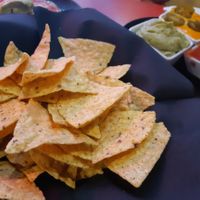 Nachos con guacamole at Colorado Cantina Express in Madrid