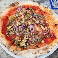 Vegan mushroom wildflower pizza - tasteless  at ÜberQuell Brauwerkstätten in Hamburg