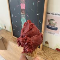 Blackberry-coconut icecream 😋  at Schelato in Vienna