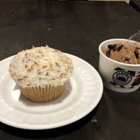 Cupcake y Helados de Chocolate!! Deliciosos!! at Gesund in Cartago