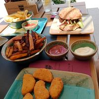 Nuggets, tri-colour+sweet potato fries, burger at King's Caffe in Malinska