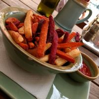 Tricolore fries (celery, carrots and rootbeets) at King's Caffe in Malinska