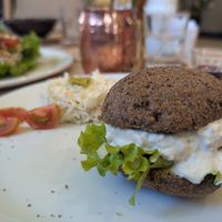 Burger at bistro ZDRAVO in Sarajevo