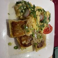 Maultaschen mit Kartoffelsalat (vegetable Maultaschen with Potatoe salad)  at Bräustüberl Schloss in Seefeld