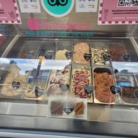 Gelatos at Cariad Gelato in Porthmadog