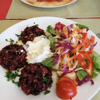 Beet root Patties with salad and yoghurt dio at Penteskoufoi in Corinth