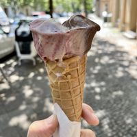 Vegan peanutbutter and jelly icecream and chocolate-pepper icecream   at Early Bird in Berlin