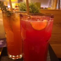 Dragonfruit-Guave-Passiofruit in front and Grapefruit-Thymian in the back at Hans im Glück in Hamburg