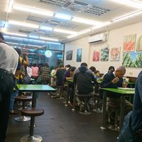 La salle où l'on mange (à côté de celle où se trouve le buffet) at ZhǎngChūn 長春 - Minzu in Tainan