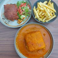 Groente lasagna(vegetarisch) Francesinha(vegan) at Anjo Verde in Braga