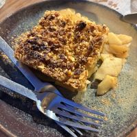 Pastel de manzana  at Anjo Verde in Braga