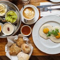 Classic vegan breakfast 😗👌 at Benedict - Sderot Rothschild in Tel Aviv